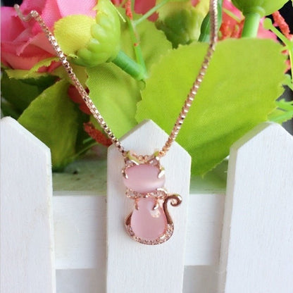 Schattige roze stenen kattenketting met zirkonia